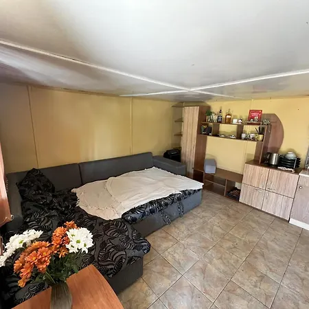 Cozy Quiet Retreat 70km From Sofia 캠프장 큐스텐딜