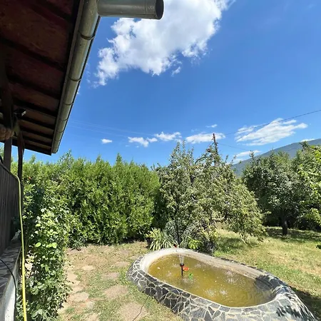 Cozy Quiet Retreat 70km From Sofia 큐스텐딜