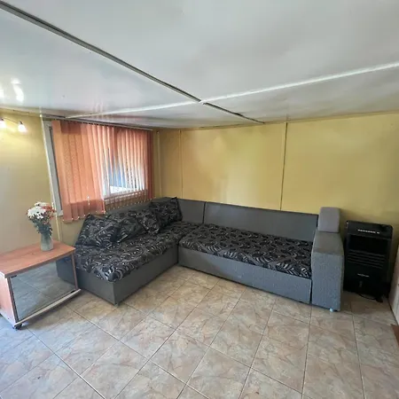 אתר קמפינג Cozy Quiet Retreat 70km From Sofia *