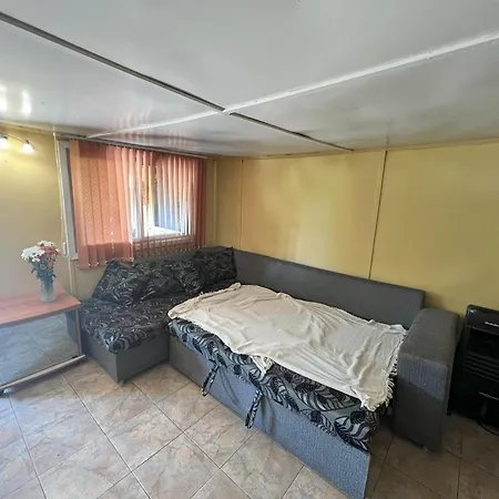 캠프장 Cozy Quiet Retreat 70km From Sofia