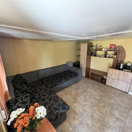 Cozy Quiet Retreat 70km From Sofia 캠프장 큐스텐딜