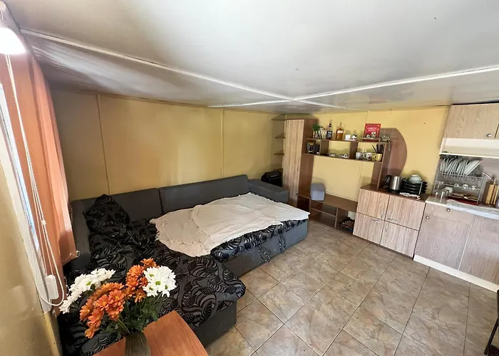 Cozy Quiet Retreat 70km From Sofia Къмпинг Кюстендил