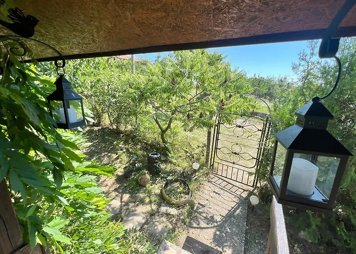 Къмпинг Cozy Quiet Retreat 70km From Sofia Кюстендил