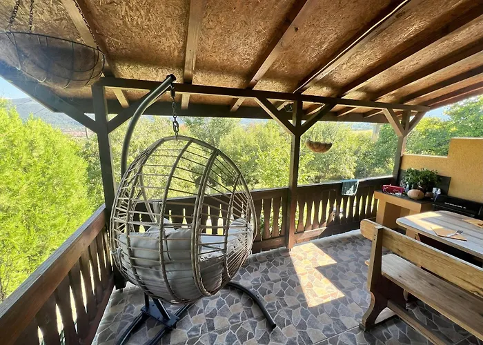 Къмпинг Cozy Quiet Retreat 70km From Sofia Кюстендил