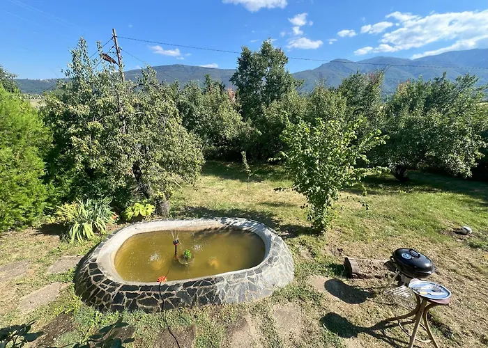 Cozy Quiet Retreat 70km From Sofia Къмпинг