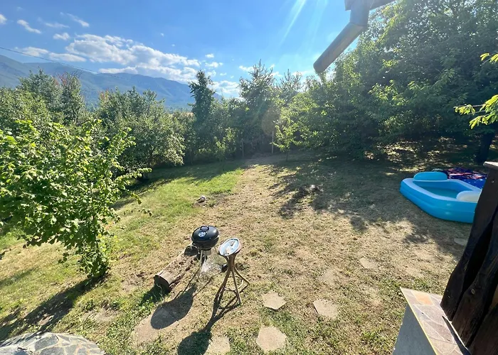 Къмпинг Cozy Quiet Retreat 70km From Sofia