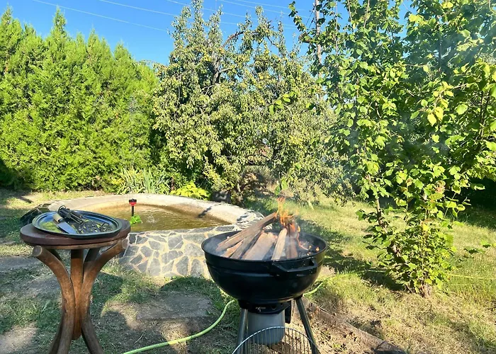 Cozy Quiet Retreat 70km From Sofia Къмпинг