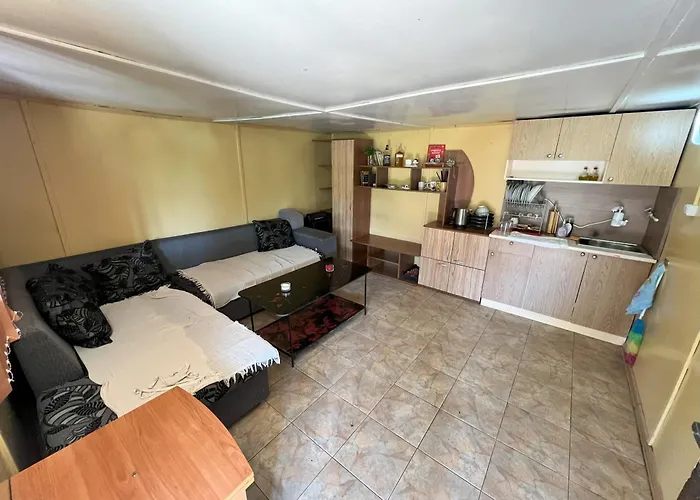 Къмпинг Cozy Quiet Retreat 70km From Sofia