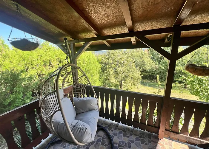 Cozy Quiet Retreat 70km From Sofia Къмпинг Кюстендил