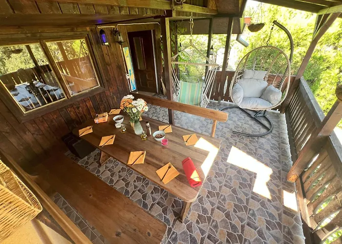 Къмпинг Cozy Quiet Retreat 70km From Sofia